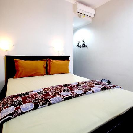 Hotel Elresas Lamongan Buitenkant foto