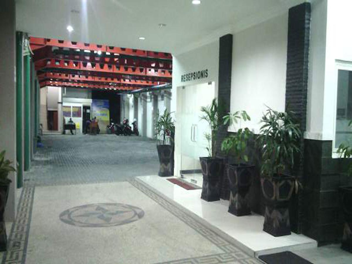 Hotel Elresas Lamongan Buitenkant foto