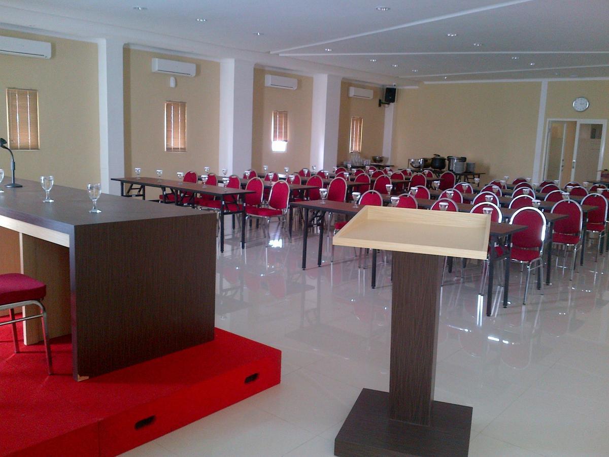 Hotel Elresas Lamongan Buitenkant foto